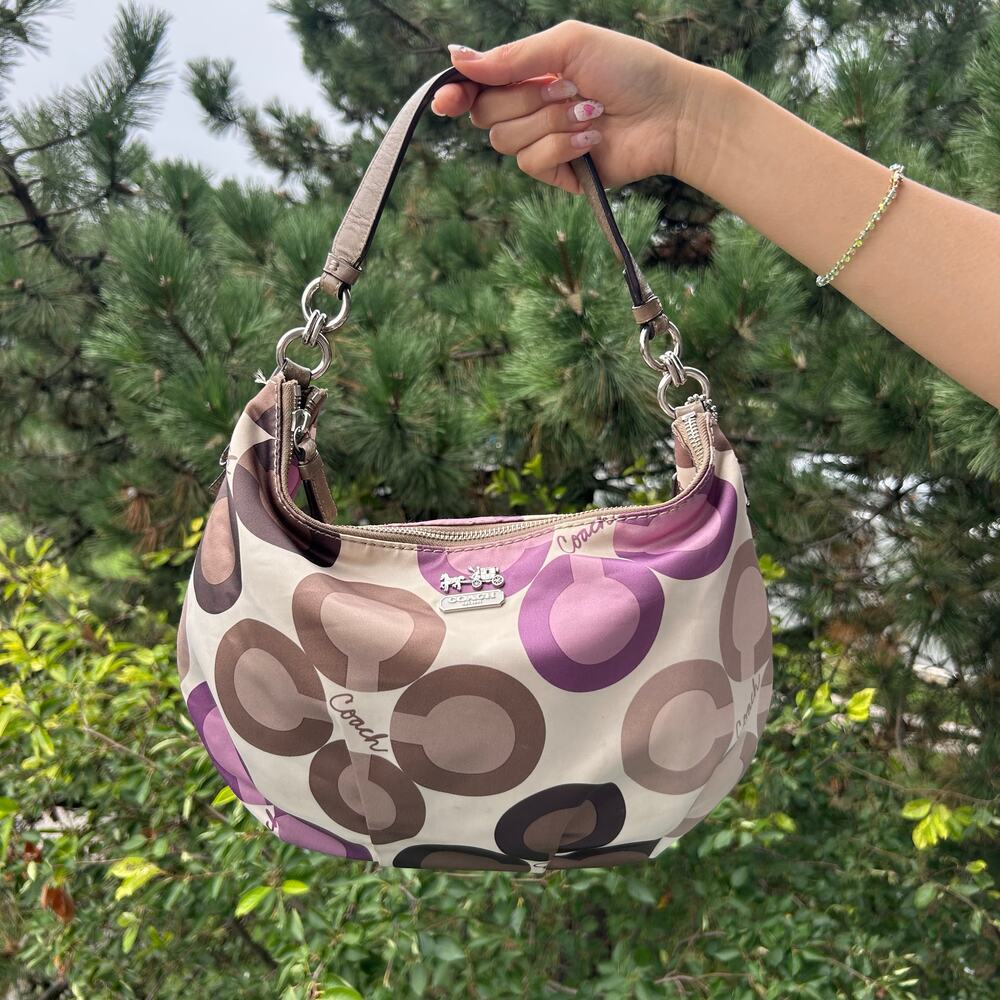 Vintage coach signature shoulder bag cream & purple satin with leather strap K10